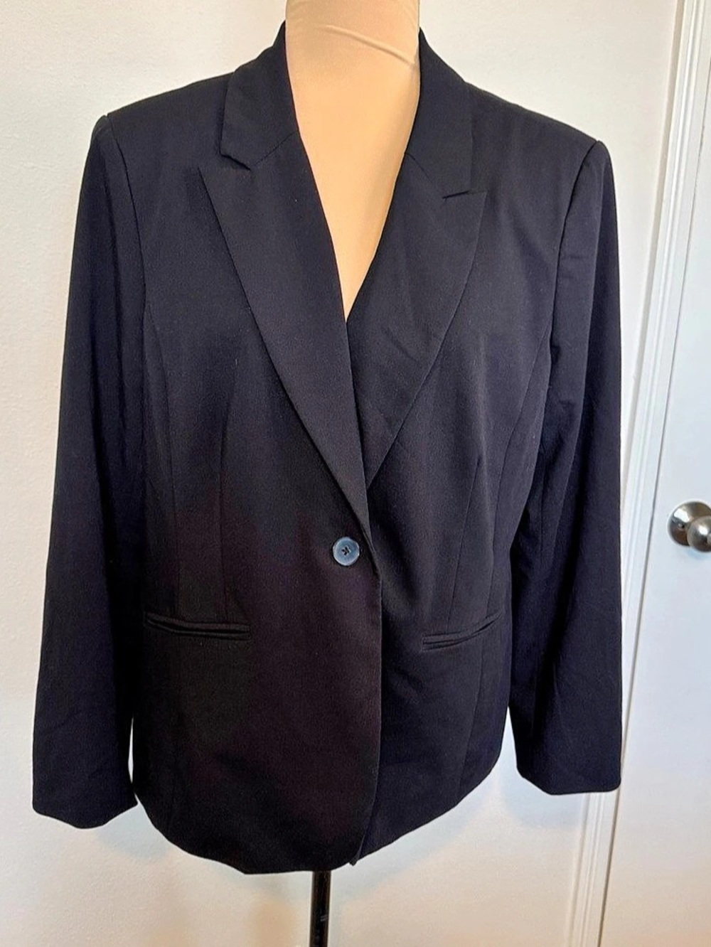 Liz Claiborne Black Single-Button Blazer Size 16